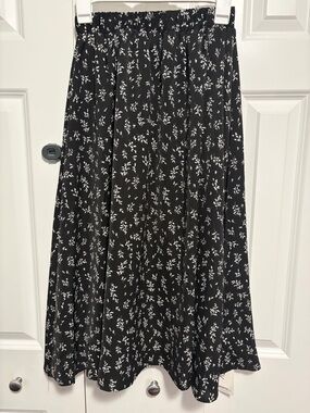 Women’s Black Floral Midi Skirt